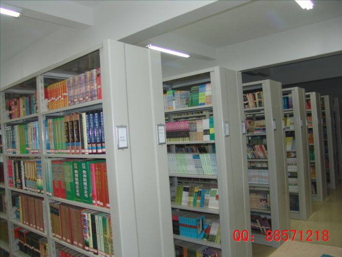 学校图书室铁书架